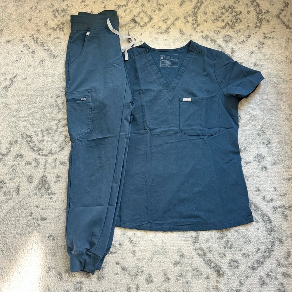 Figs scrub set